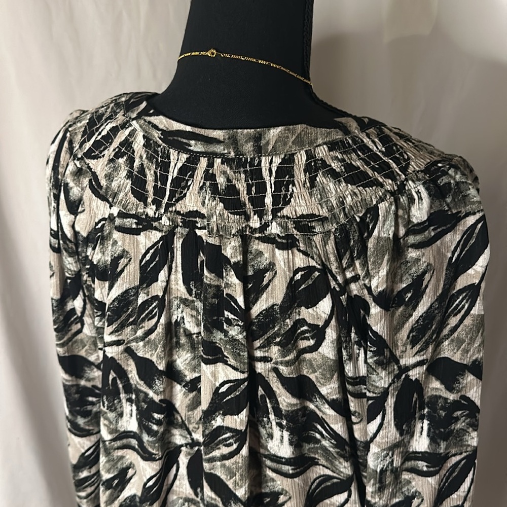 NWOT BOBEAU Long Sleeve Blouse - Picture 3 of 5